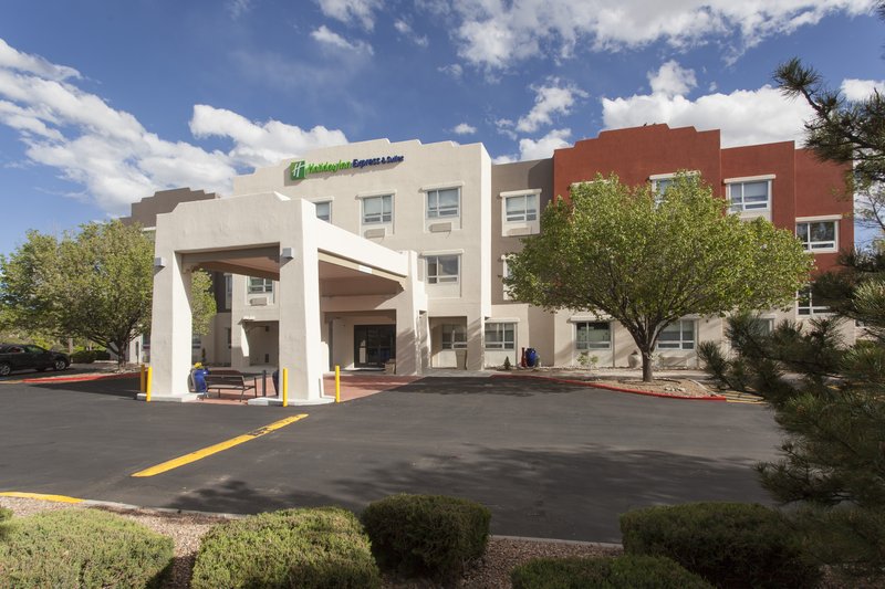 Holiday Inn Express Suites Santa Fe 20/22