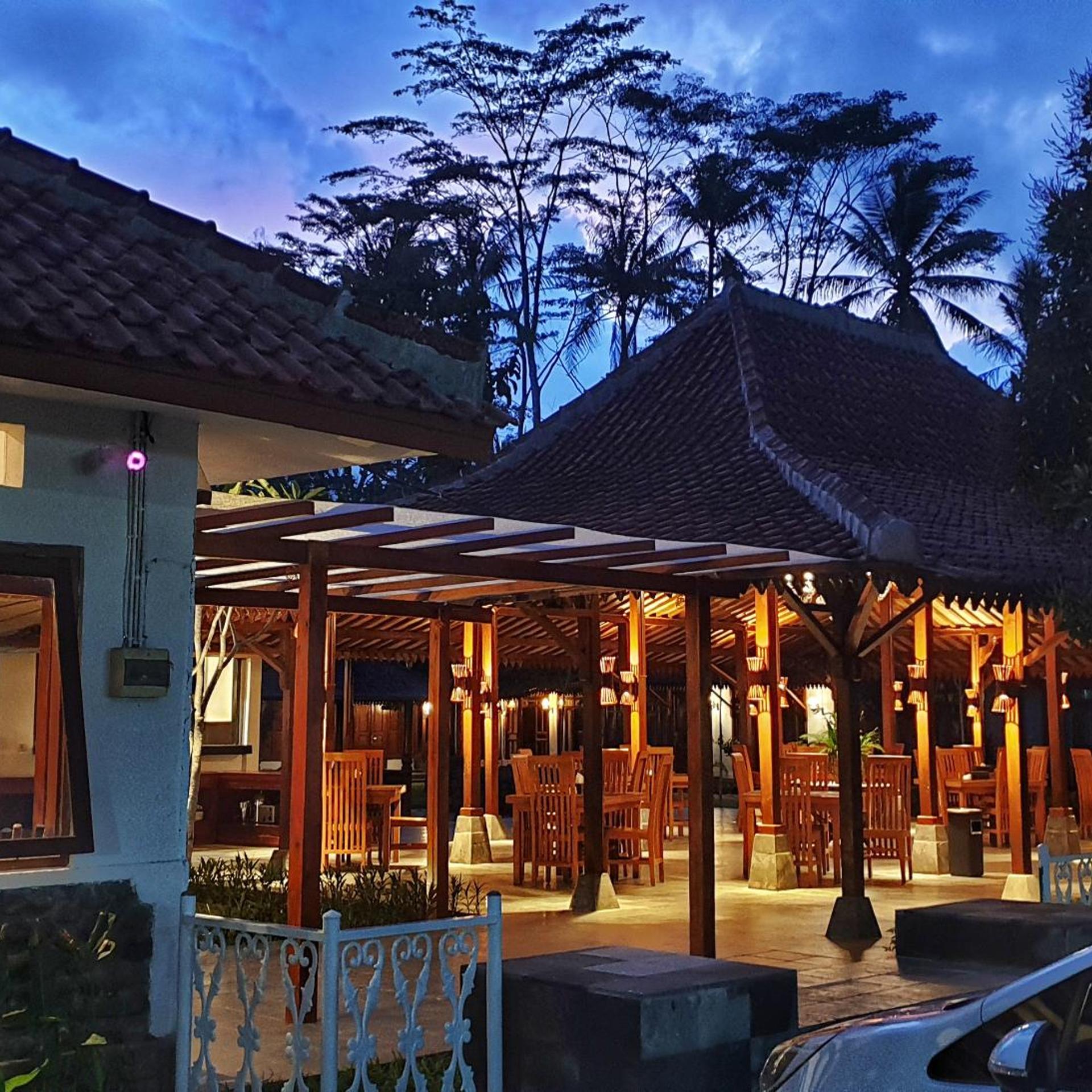 The Nalaya Hotel & Resto 1/49