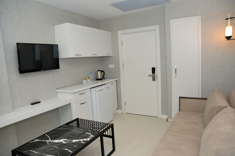 Gardenya Suite Hotel 36/43