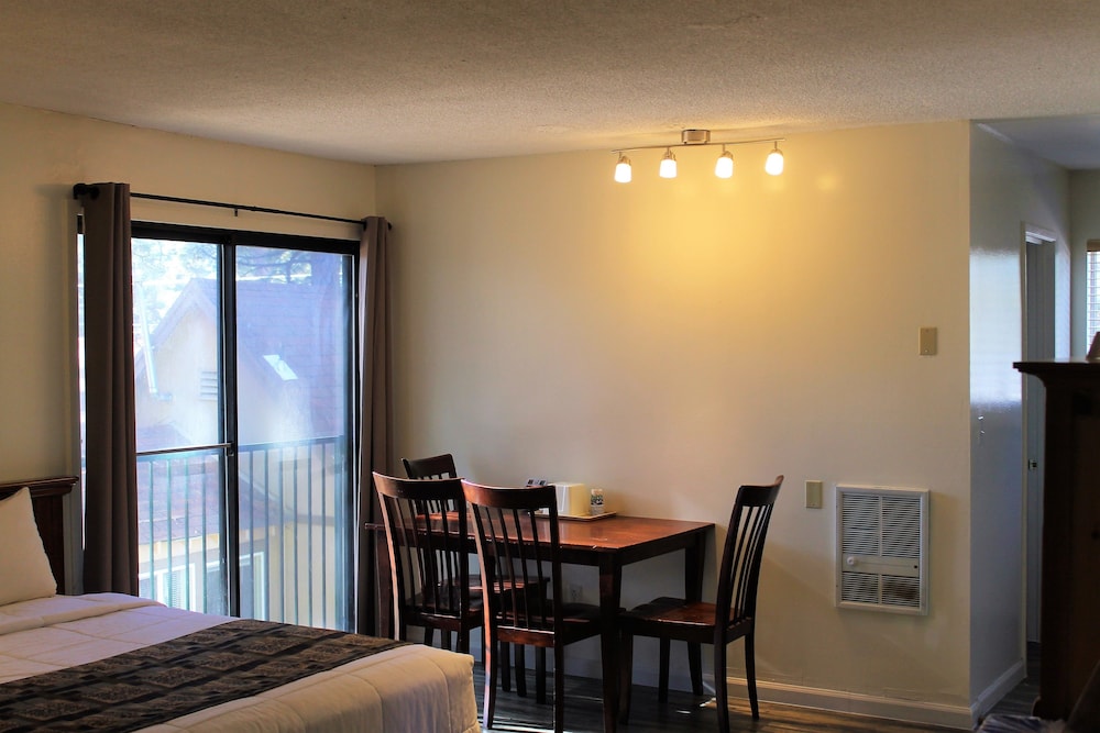 Big Pines Mountain House 32/67