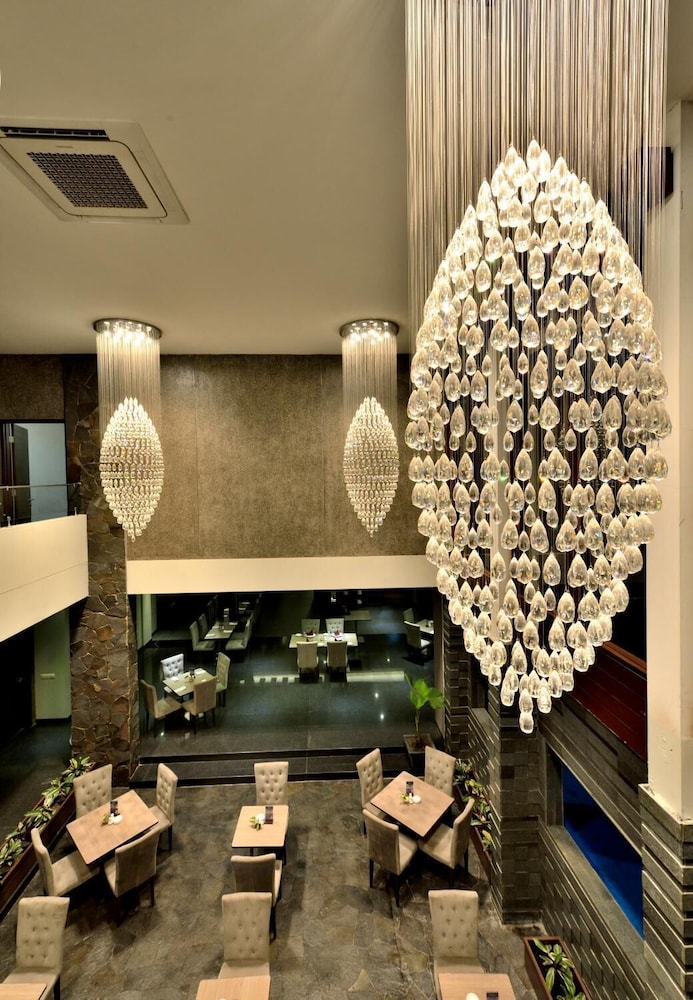Serela Merdeka Bandung 33/50