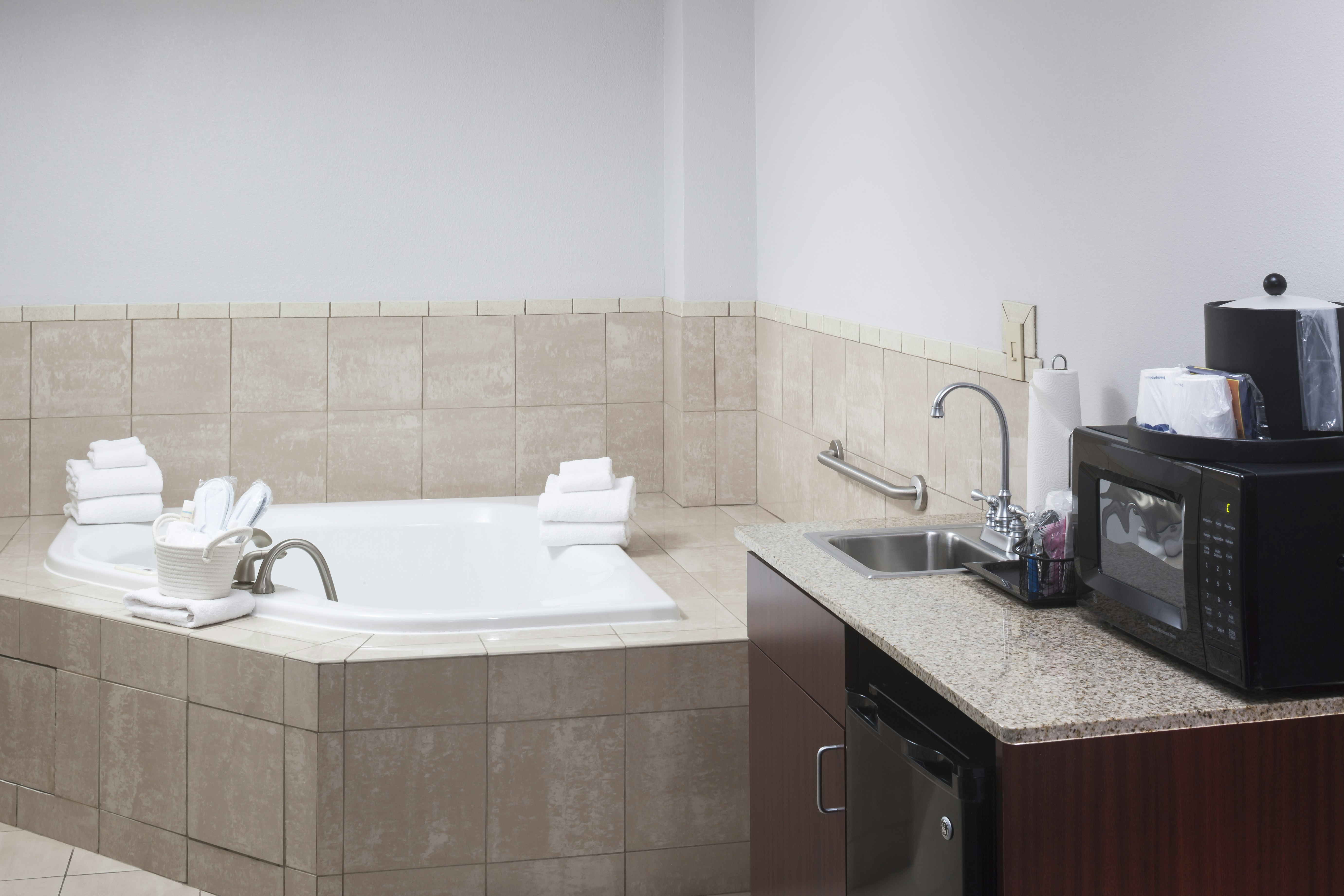 Hampton Inn And Suites By Hilton Oklahoma City Bricktown Ok 78/80