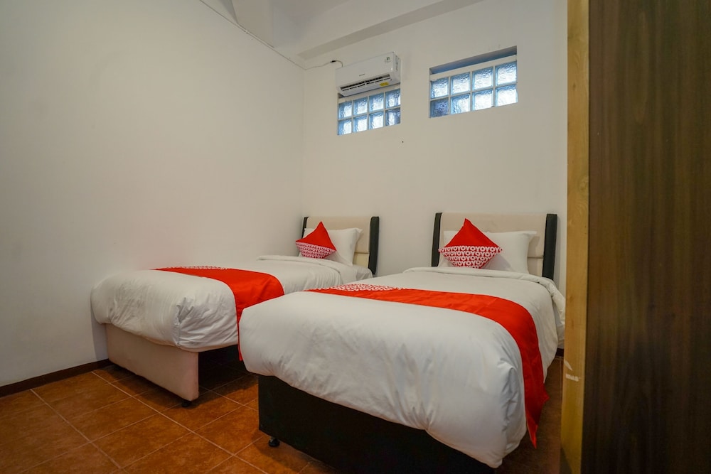 Super OYO 1844 Bravo Residence 21/39