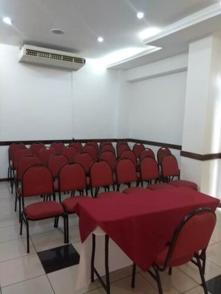 PANORAMA TOWER HOTEL 50/54