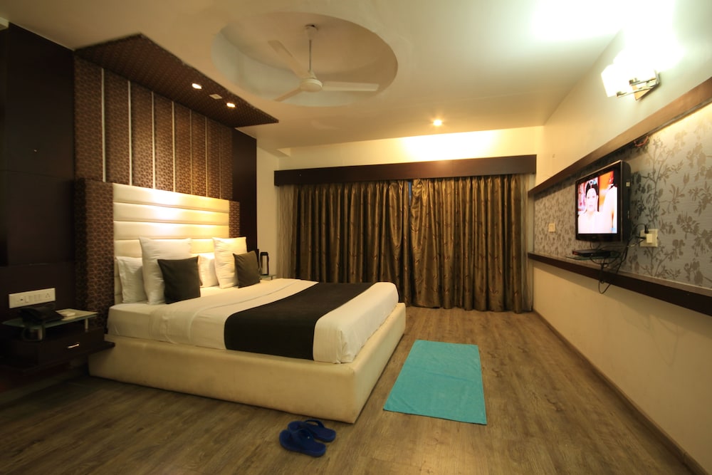 Capital O 891 Hotel Kadamb Inn 33/61
