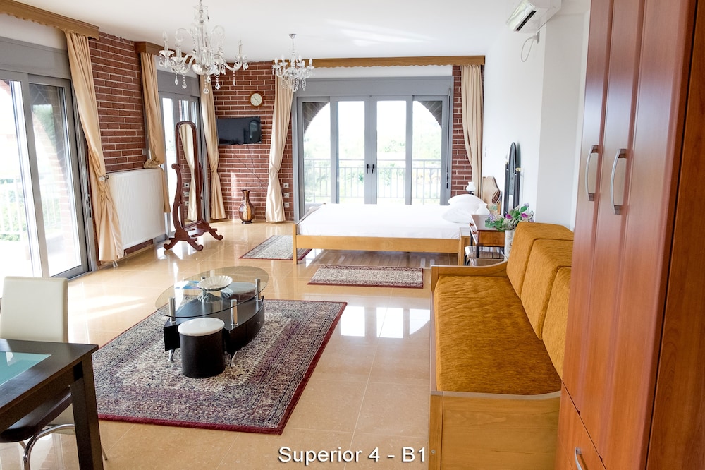 Ionionstar Hotel 30/48