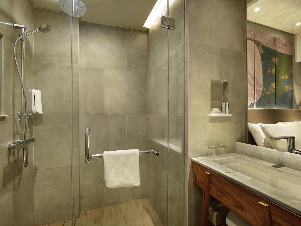 Mercure Kuta Bali 61/63