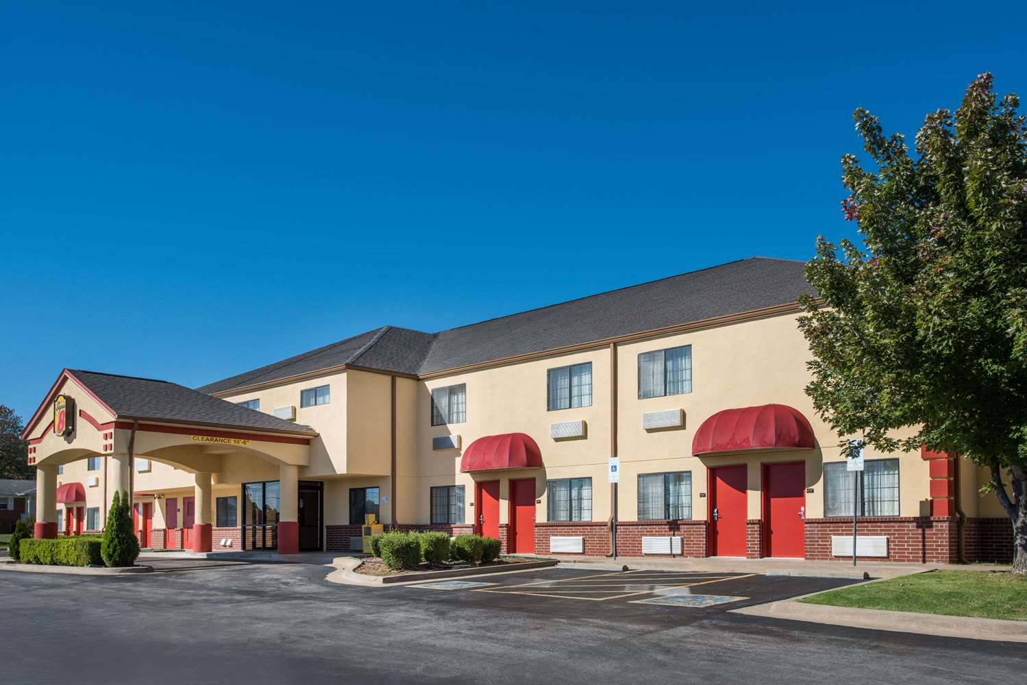 Super 8 By Wyndham Claremore Ok 1/6