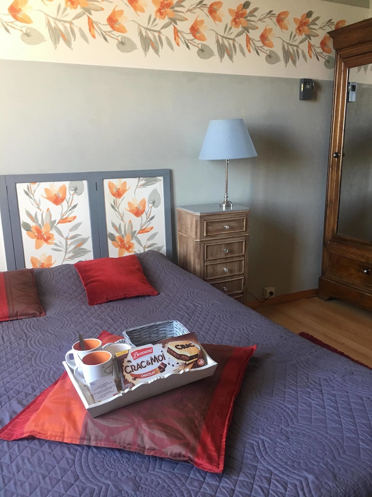 AUBERGE DE TAVEL 28/42