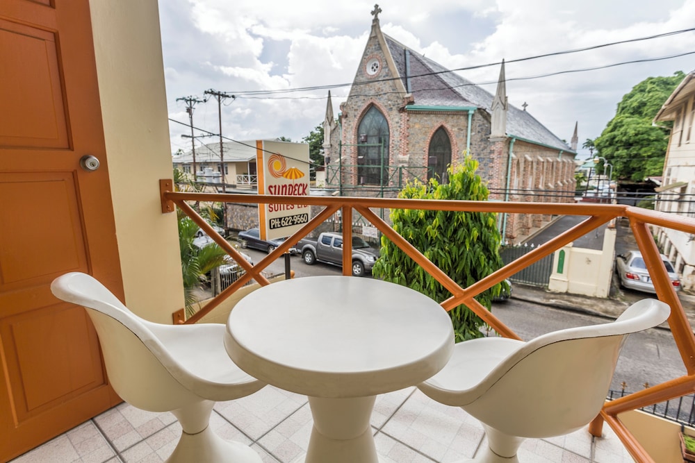 Sundeck Suites 6/15