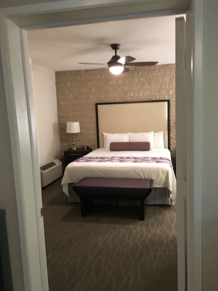 Getaways At Palm Springs Tennis Club 25/50