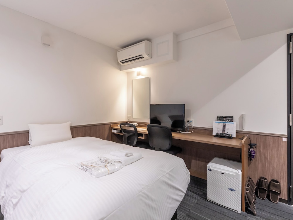 Hotel Excellence Enmachi Ekimae 15/42