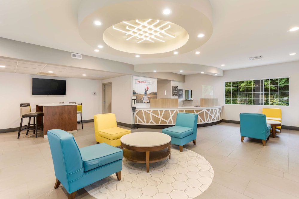 Red Lion Inn & Suites Nashville Airport 11/18