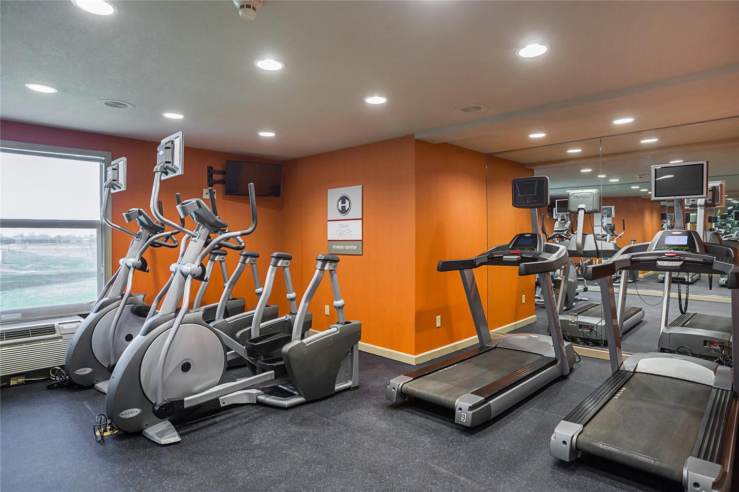 Clarion Inn & Suites Evansville Eastland Area 17/29