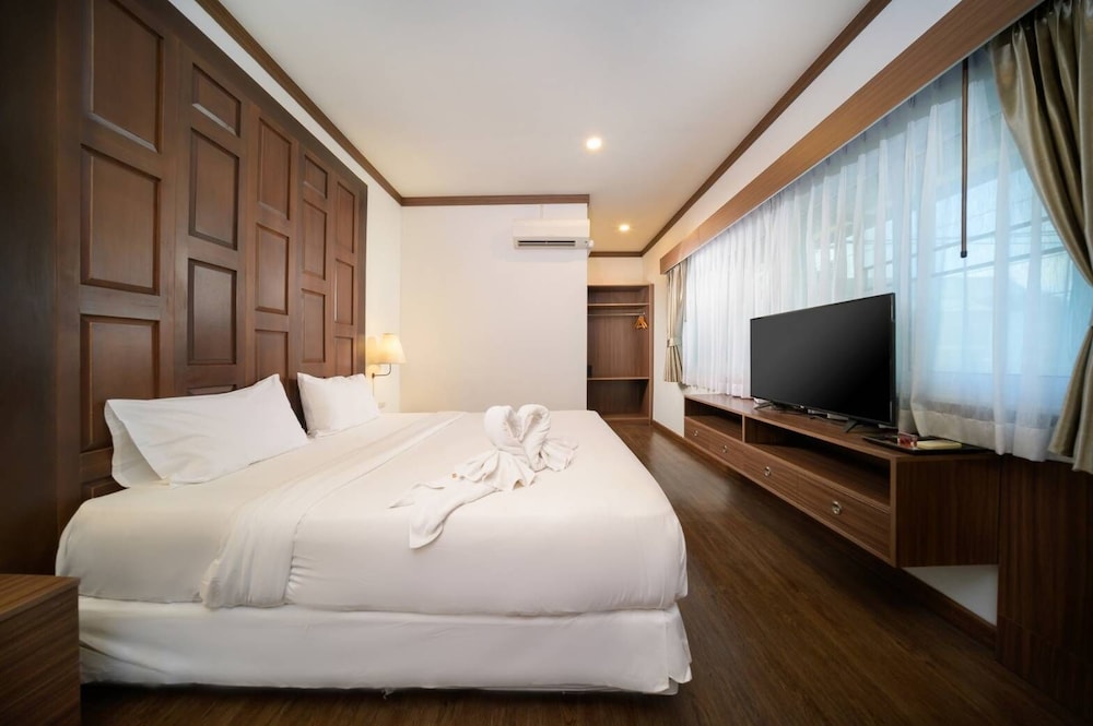 DELUXE, DOUBLE BED
