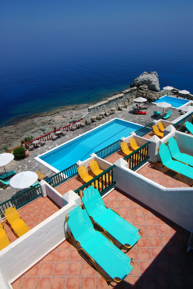 Cavos Bay in Ikaria