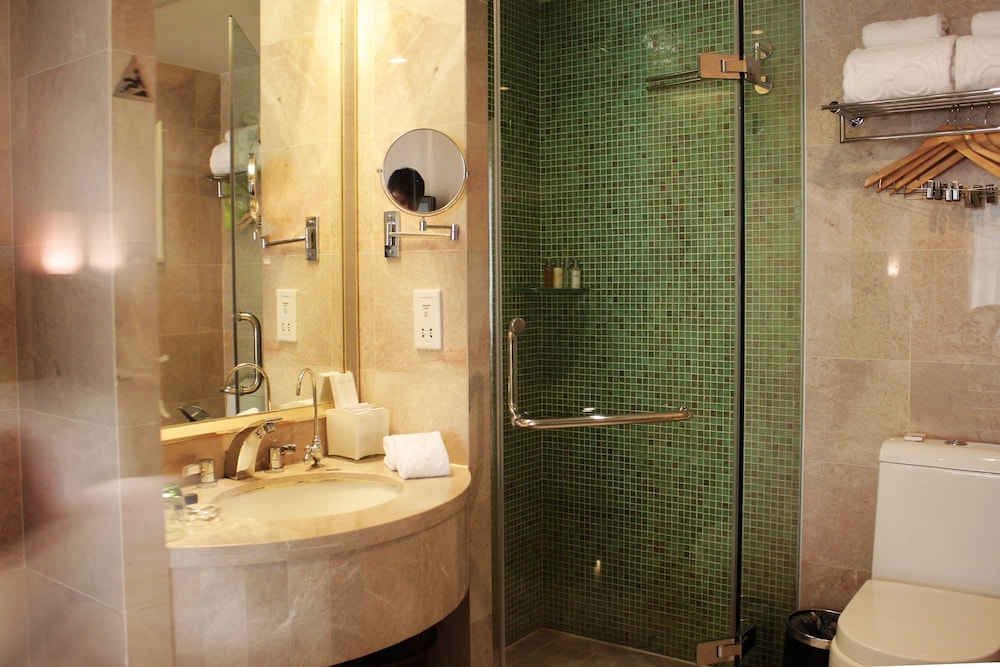 Poly Hotel Wuhan(Formely Poly White Rose Hotel) 24/31