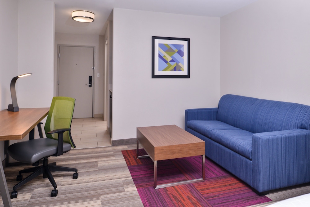 Holiday Inn Express Hotel And Suites Elgin 43/57