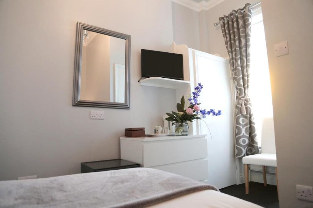 East Beach Hotel 25/54