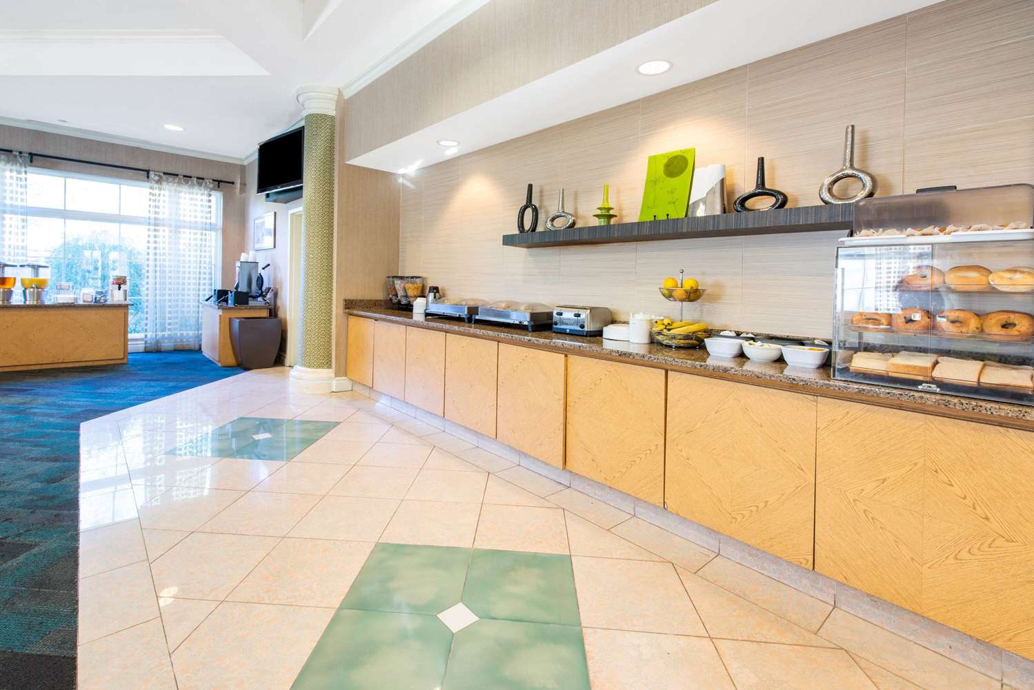 La Quinta Inn & Suites by Wyndham Tampa Brandon Regency Park 30/49