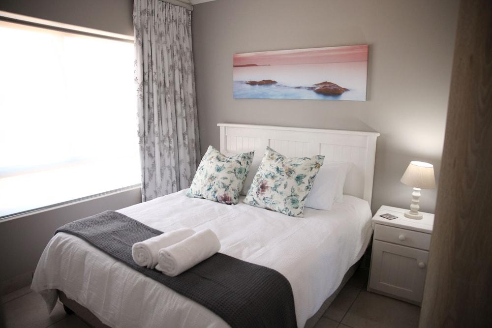 Mari-Amor Self-Catering Apartments 9/23