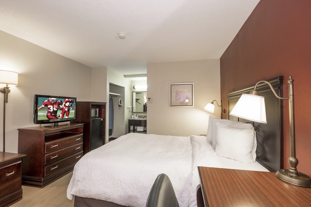 Red Roof Inn Tupelo 22/44