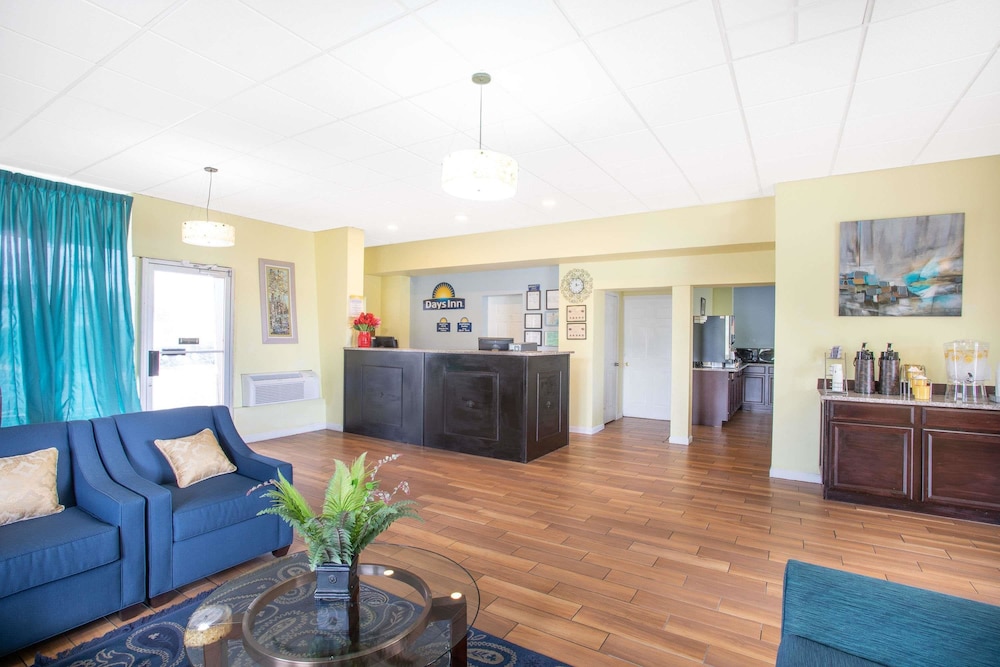 Days Inn by Wyndham Wrightstown 34/50