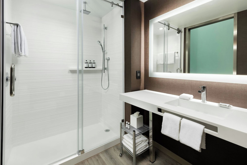 Suite, King Bed, Sofa, AC Hotel St. Petersburg 2/2
