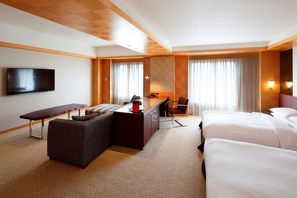 GRAND HYATT FUKUOKA 8/66