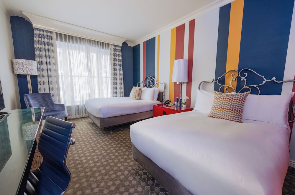 DELUXE, 2 DOUBLE BEDS, ACCESSIBLE