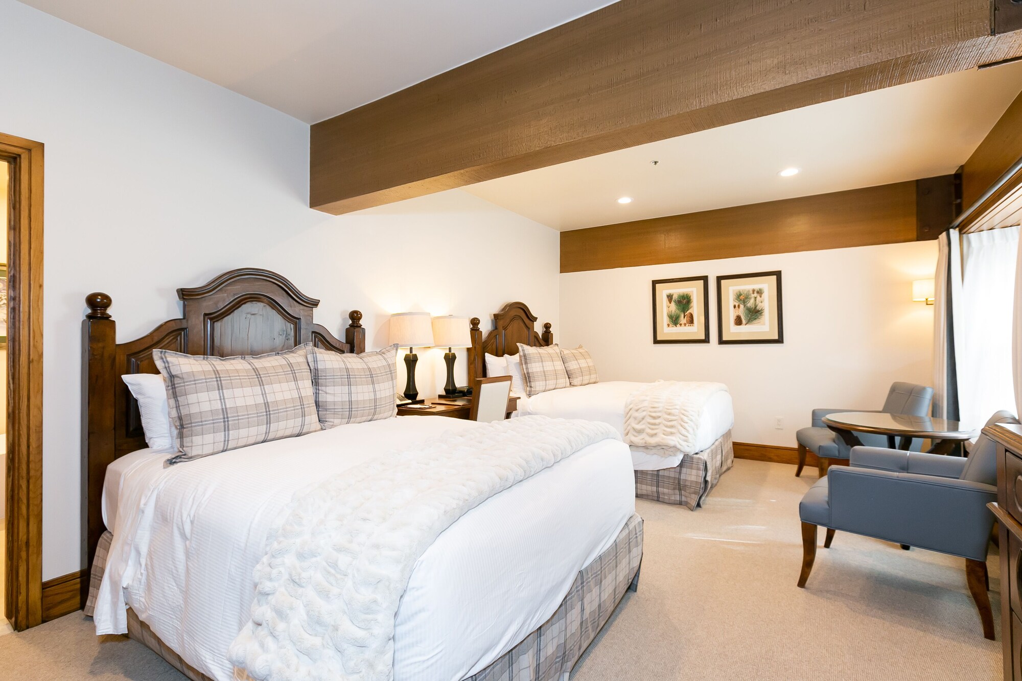 2 Bedrooms, Luxury, Suite, 1 King and 2 Queen Beds, Queen Murphy Bed