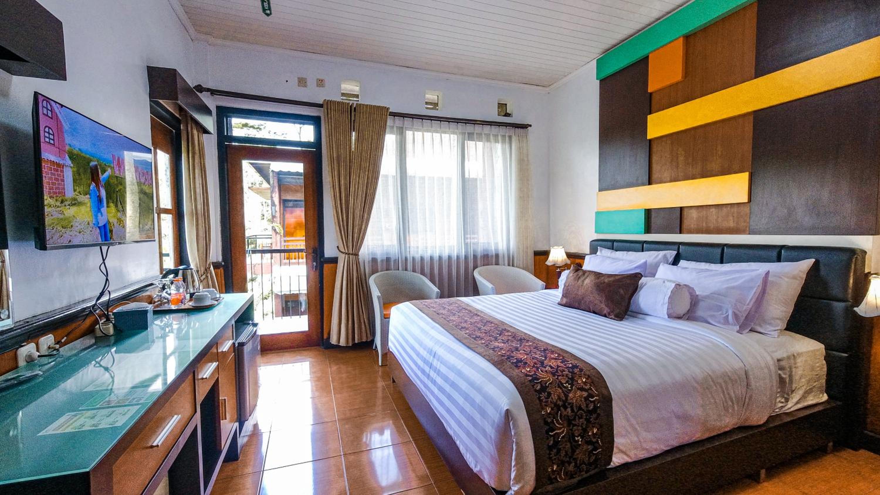 Rollaas Hotel and Resort 10/29