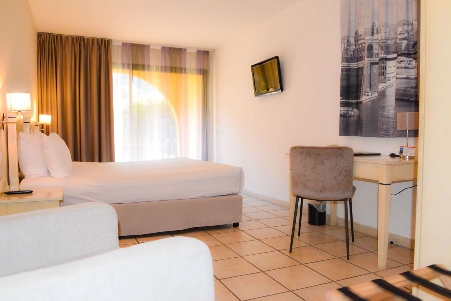 Sure Hotel by Best Western Gemenos en Provence 2/12