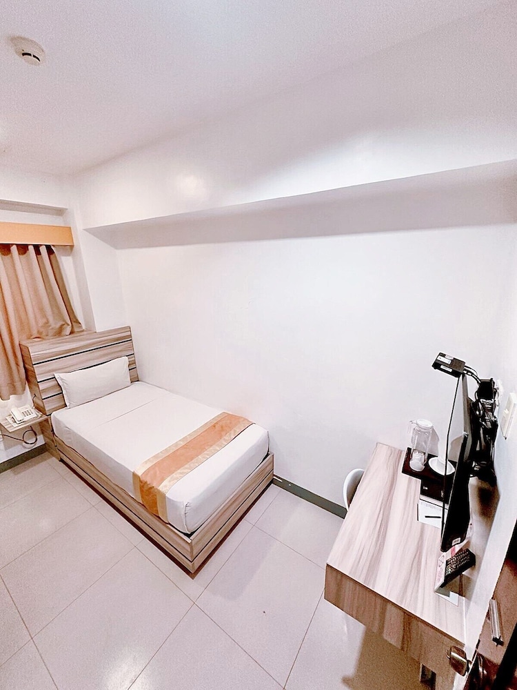 Travelbee Fuente Inn 30/52