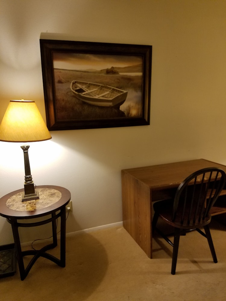 Dakota Rose Inn 15/35