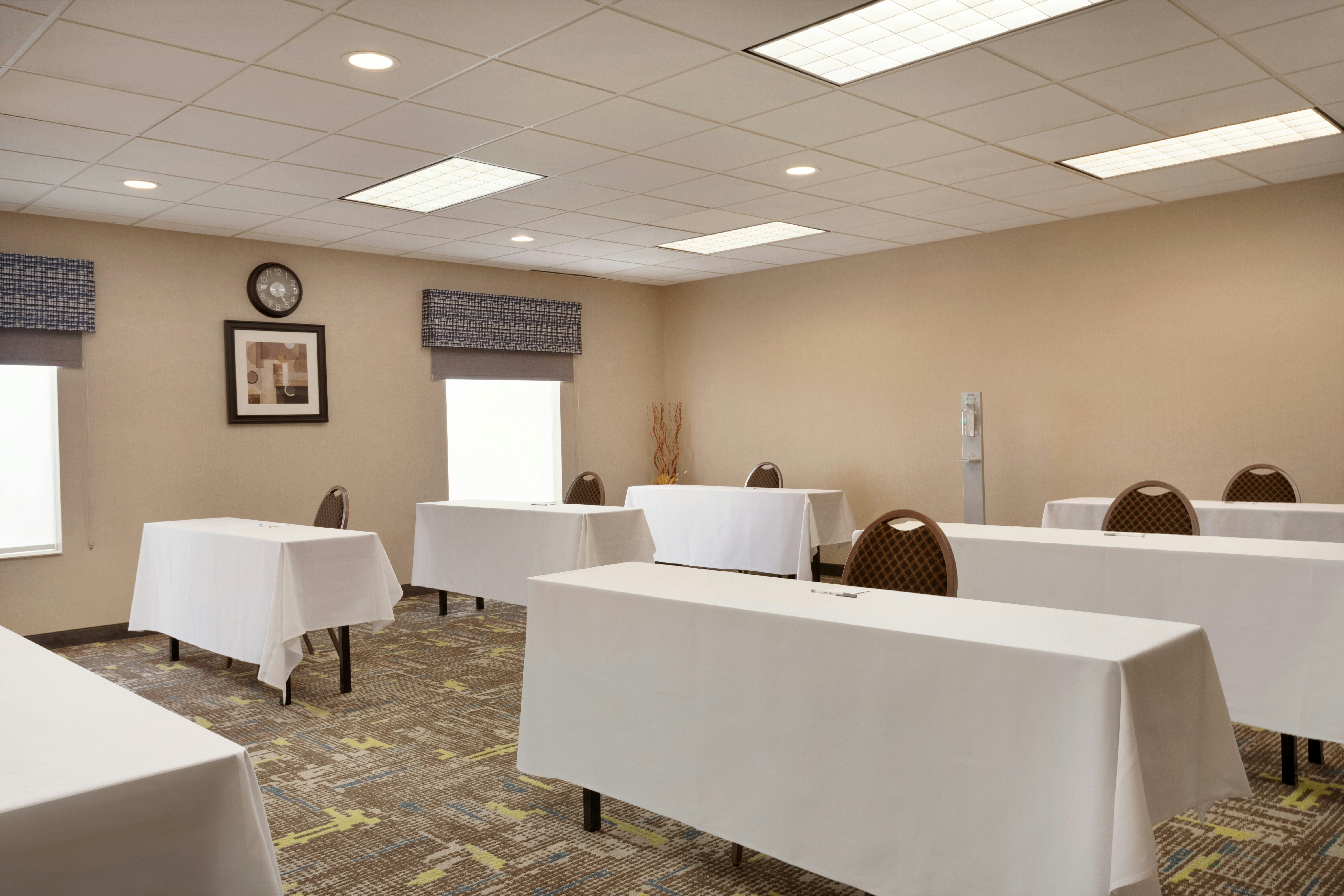 Hampton Inn St Louis Columbia 4/37