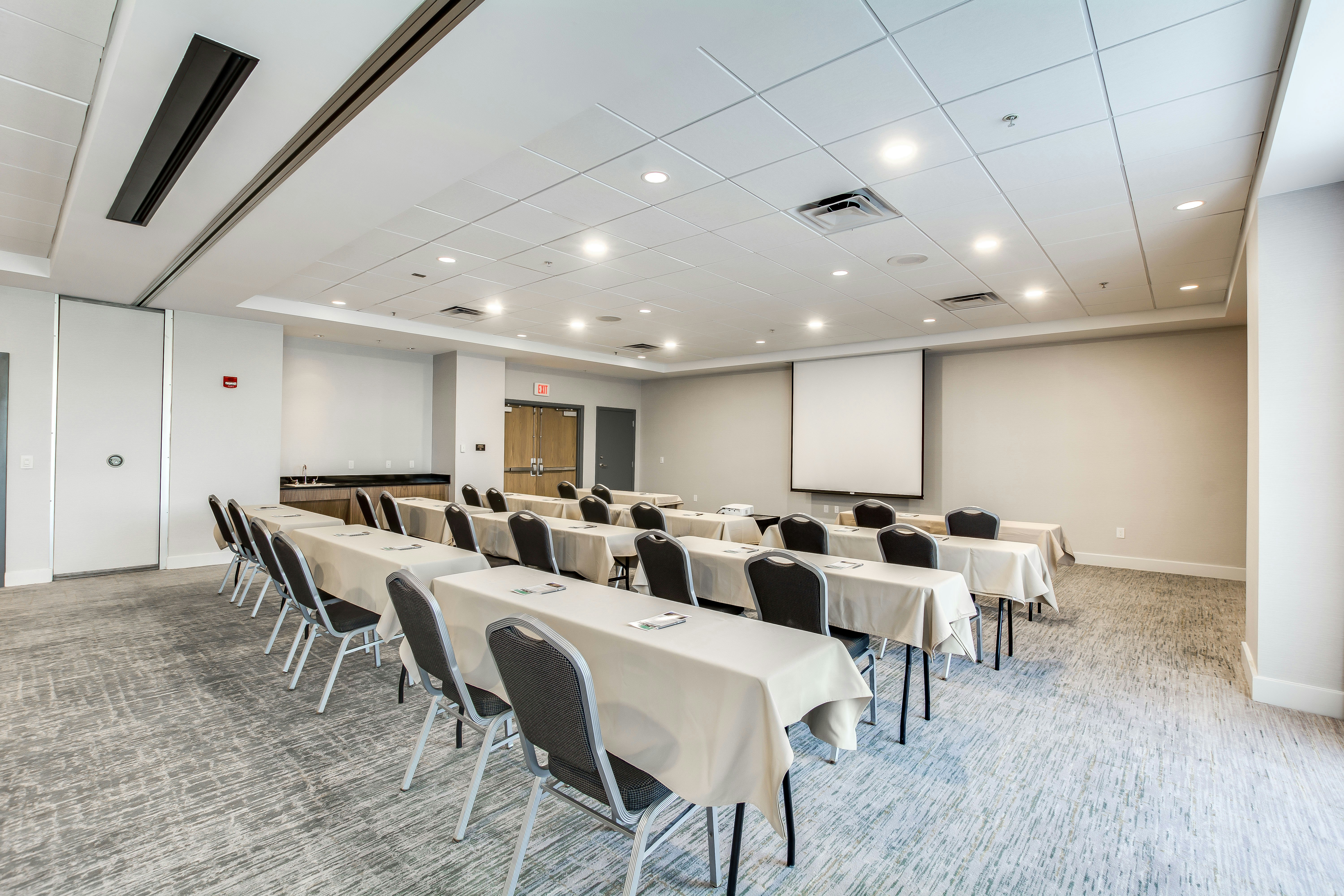 Embassy Suites Louisville East 63/73