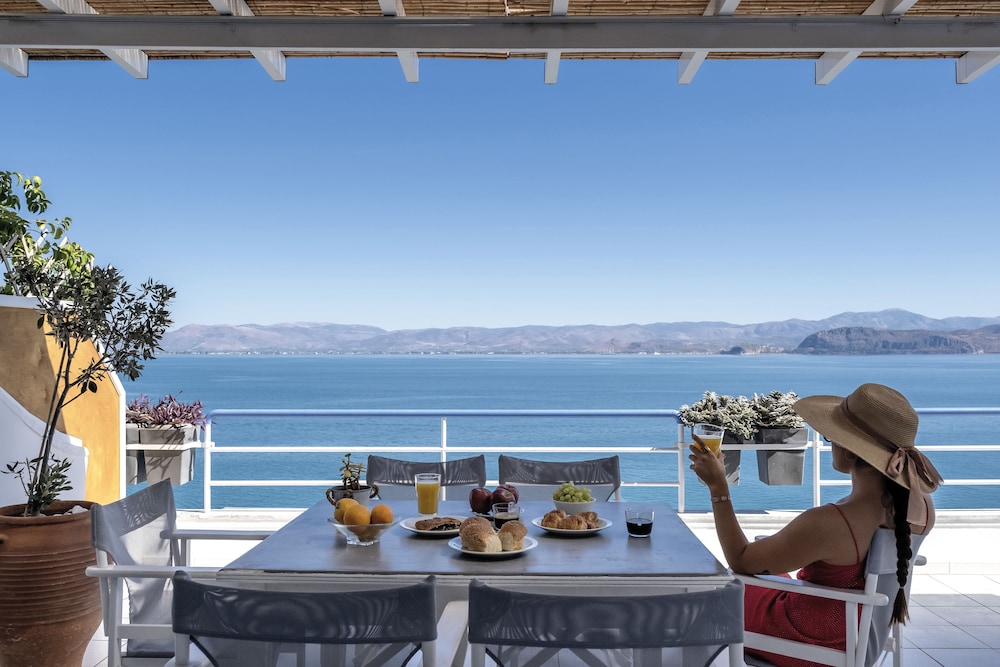 MELI APARTMENTS & VILLAS 30/50