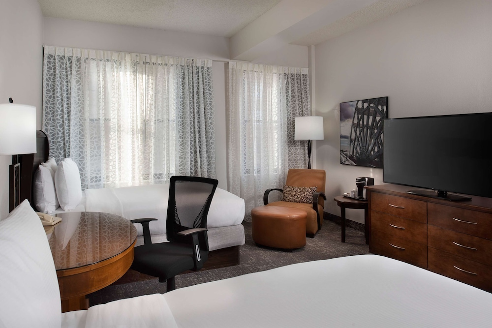 Doubletree By Hilton Hotel Memphis Downtown 38/53