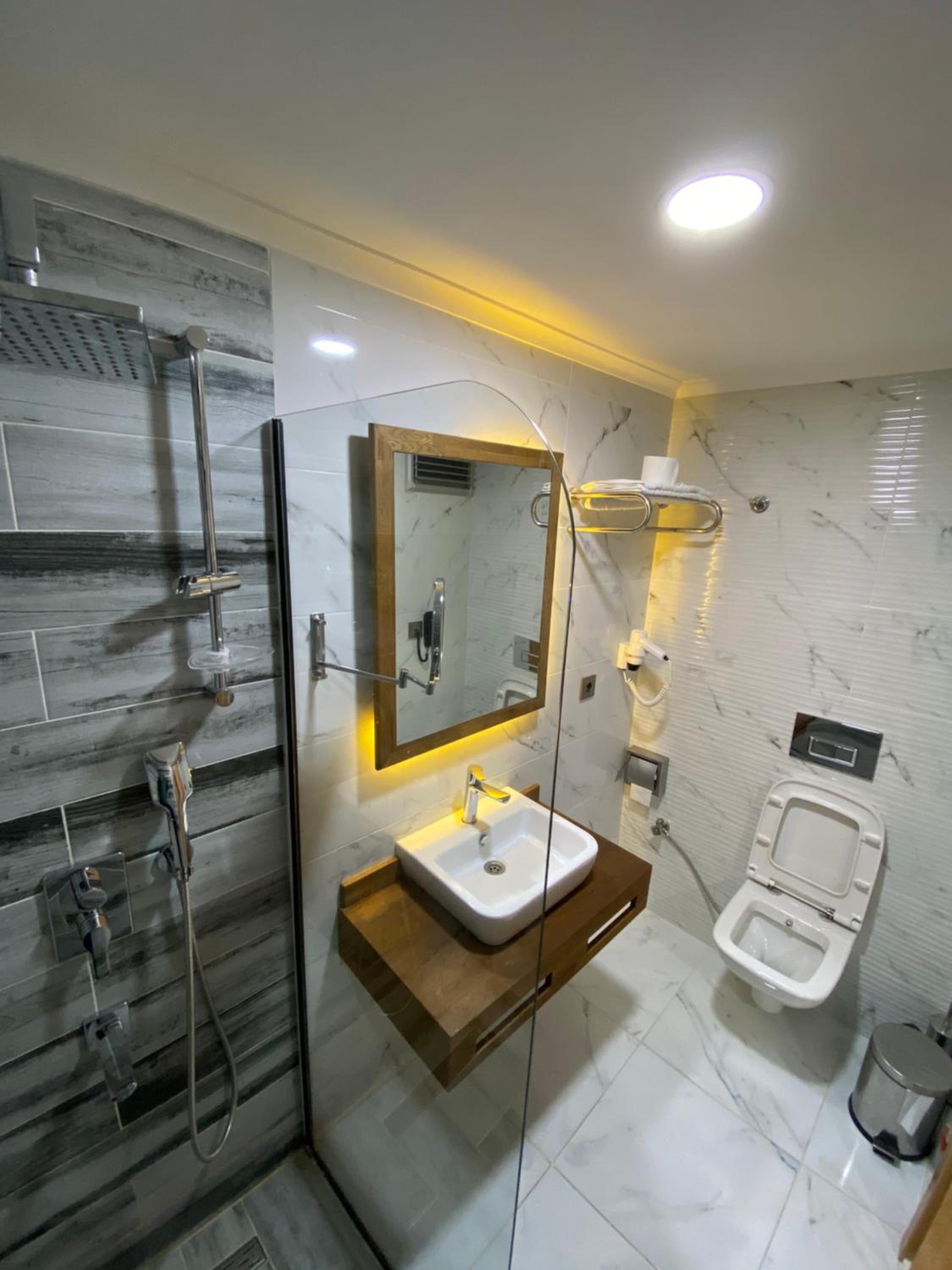 Dedehan Hotel 48/50