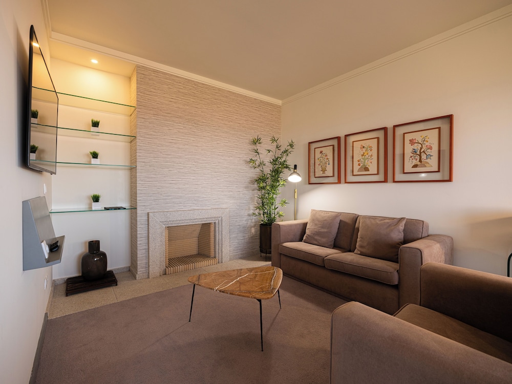 Melia Castelo Branco 46/68