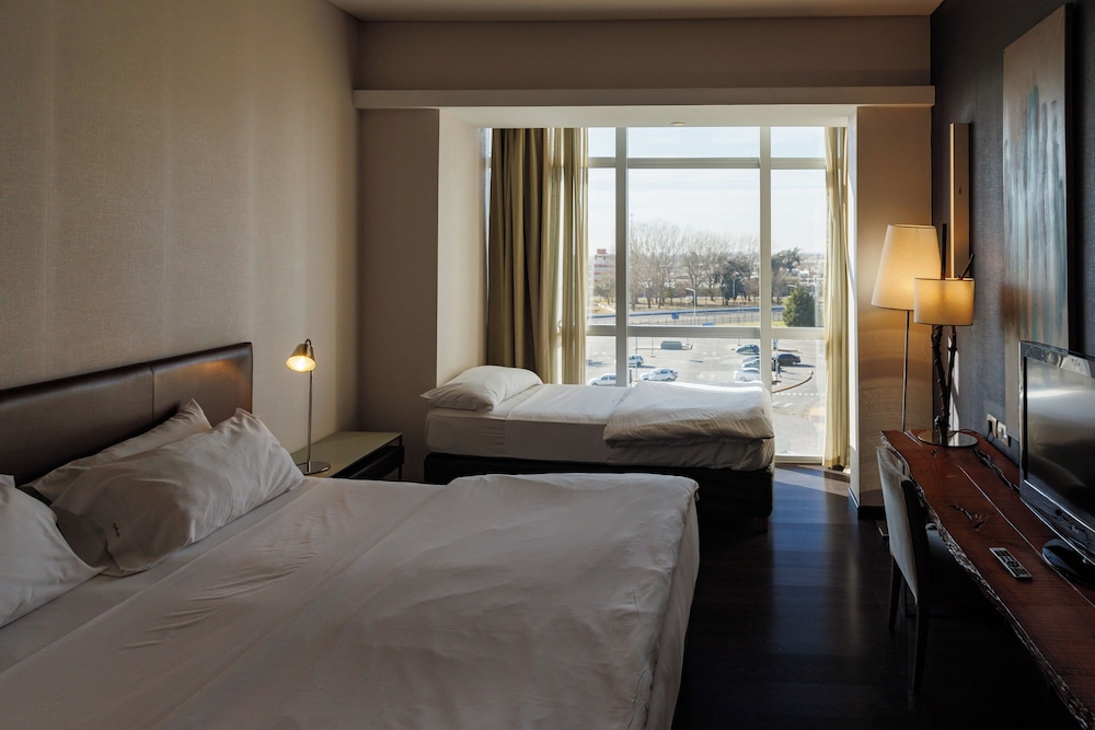 Concept, Triple, 1 Queen and 1 Single Bed