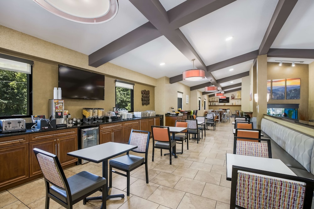 Best Western Asheville -Blue Ridge Parkway 31/40