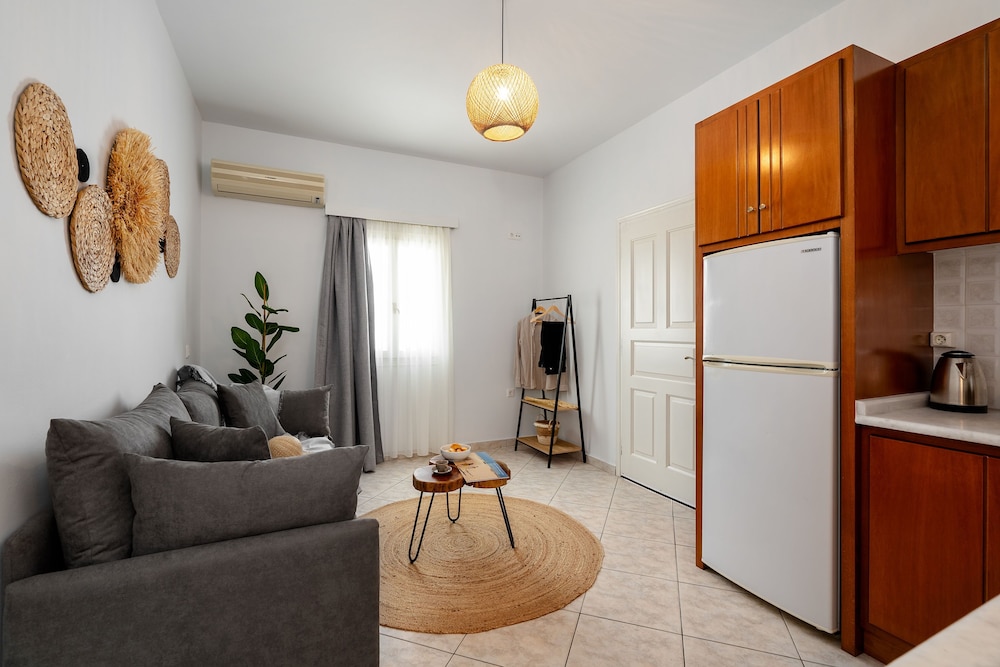 Erato Inn 31/50