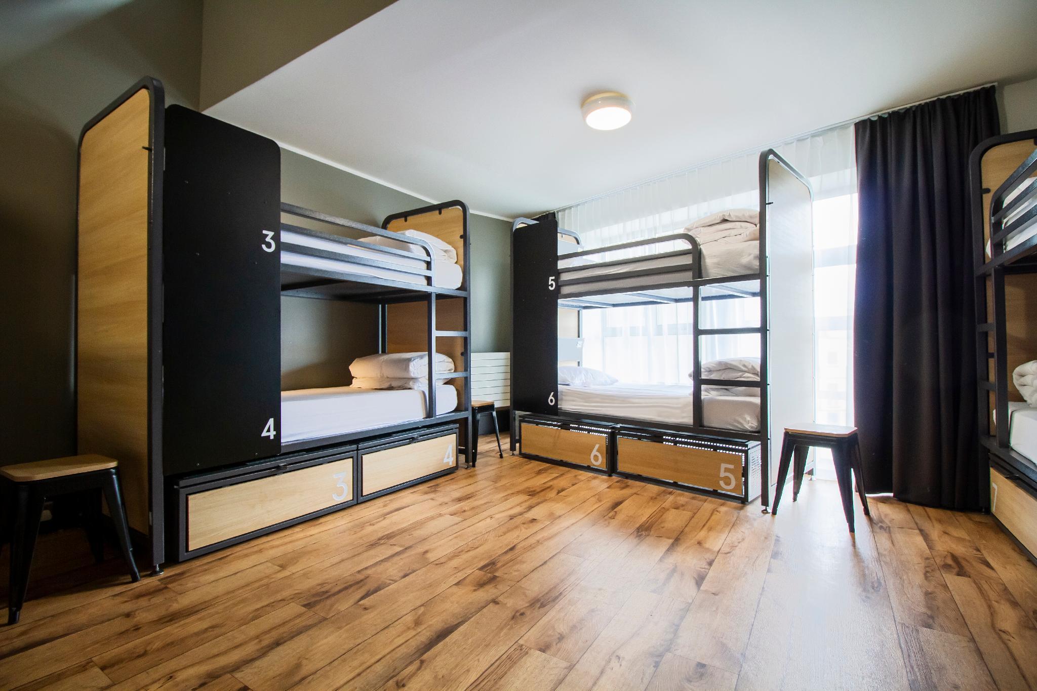 Mixed Dorm, 6 Beds