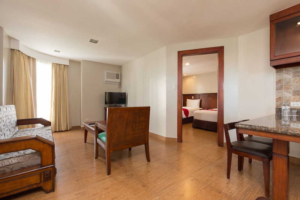 Mj Hotel and Suites 20/35