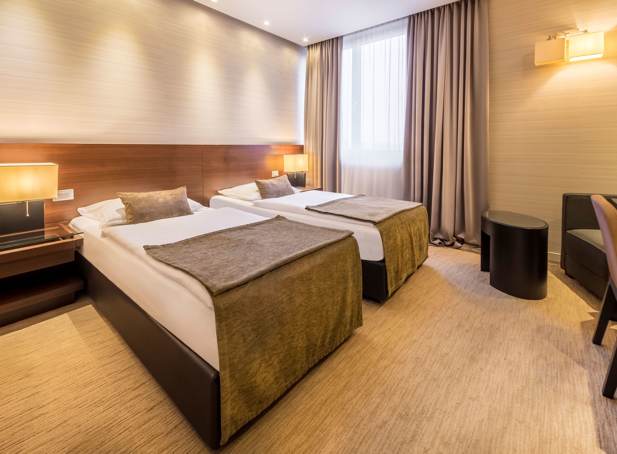 SUPERIOR, TWIN BEDS