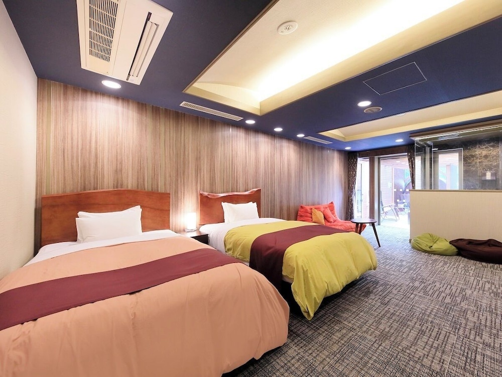 Hakone Fuga - Adults Only 12/50