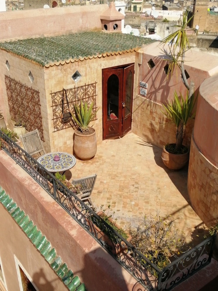 RIAD TARA 4/77