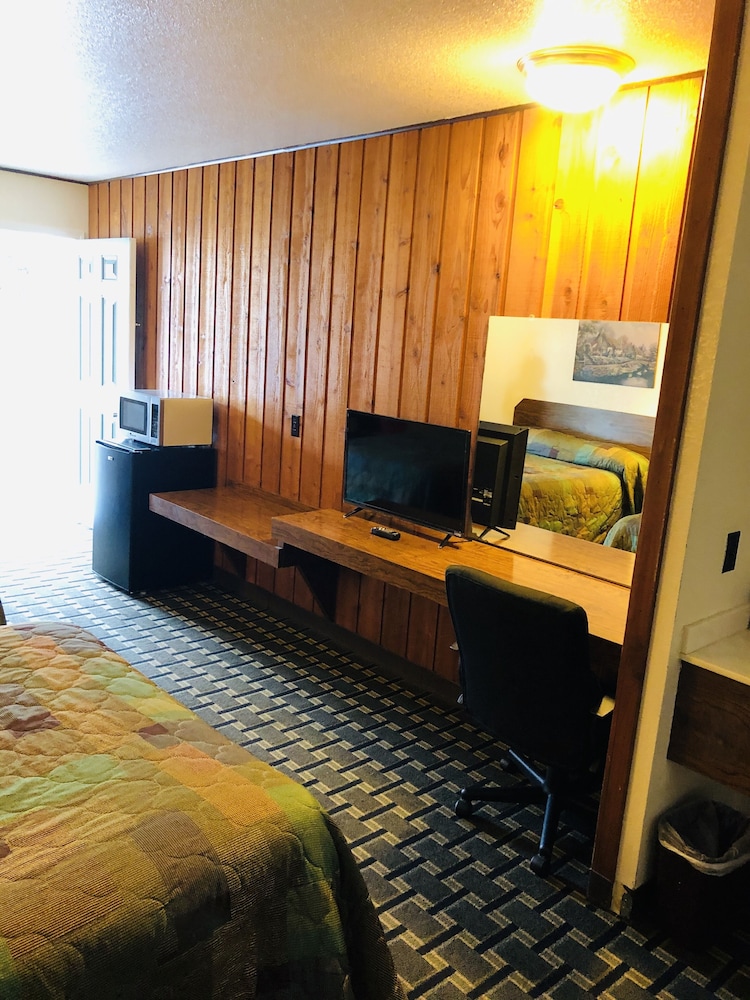 Motel Garberville 33/65